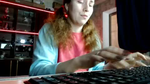 Snapshot of pa1e_pr1ncess chatting on 17, 4, 2026 Ella online show from 17, 4, 2026