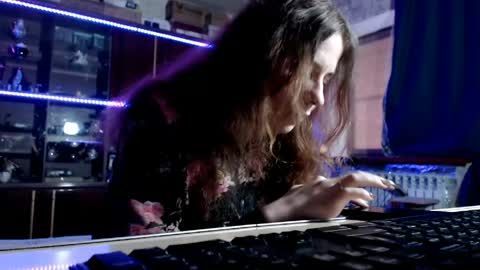 Snapshot of pa1e_pr1ncess chatting on 21, 4, 2026 Ella online show from 21, 4, 2026