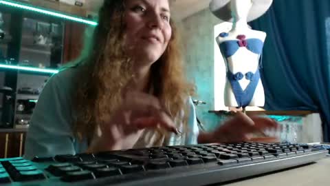 Snapshot of pa1e_pr1ncess chatting on 25, 4, 2026 Ella online show from 25, 4, 2026