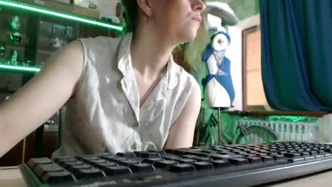 Snapshot of pa1e_pr1ncess chatting on 2, 5, 2026 Ella online show from 2, 5, 2026