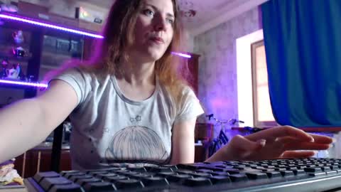 Snapshot of pa1e_pr1ncess chatting on 19, 5, 2026 Ella online show from 19, 5, 2026
