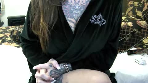 PAMELA GUNNS online show from 24, 1, 2025