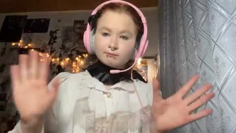 Snapshot of pamelianaputi chatting on 18, 6, 2026 I am Lillary ntmu online show from 18, 6, 2026