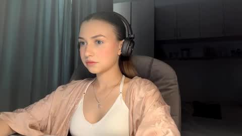 Snapshot of pamulahallquist chatting on 9, 6, 2026 Lia online show from 9, 6, 2026
