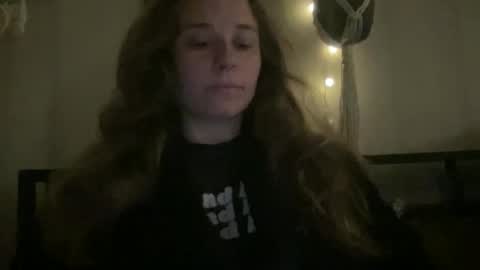 Snapshot of pantiesofthefae chatting on 17, 4, 2026 Pantiesofthefae online show from 17, 4, 2026