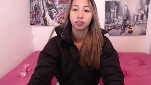 Paola online show from 4, 12, 2025