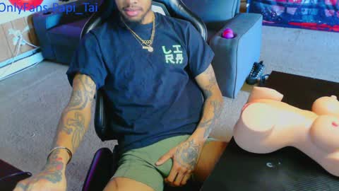 Snapshot of papi_tai chatting on 14, 12, 2024 Papi Tai online show from 14, 12, 2024