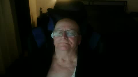 Snapshot of papilly chatting on 4, 4, 2026 papilly online show from 4, 4, 2026