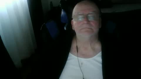 Snapshot of papilly chatting on 12, 4, 2026 papilly online show from 12, 4, 2026