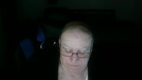 Snapshot of papilly chatting on 15, 4, 2026 papilly online show from 15, 4, 2026