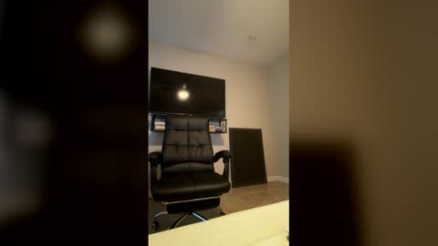 Snapshot of papimaikol020 chatting on 5, 4, 2026 papimaikol020 online show from 5, 4, 2026