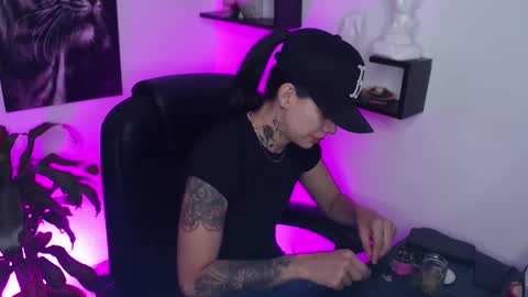 Paris D angelo online show from 2, 3, 2025