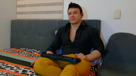 Mark Paris online show from 7, 11, 2025