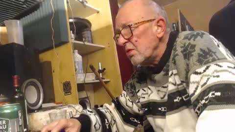 pascal88881 online show from 4, 1, 2025