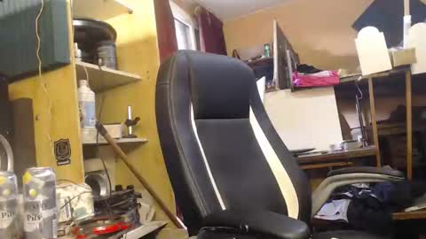 pascal88881 online show from 5, 1, 2025