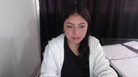 pau cute online show from 6, 11, 2025