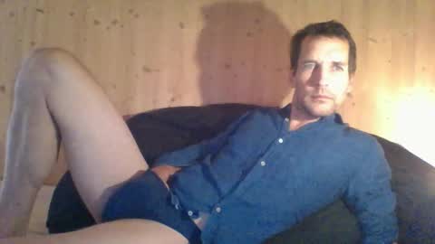 paueriwan online show from 4, 11, 2025