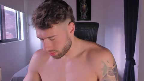 Snapshot of paul_roger chatting on 7, 3, 2025 PAUL ROGER online show from 7, 3, 2025