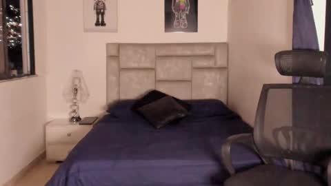 Snapshot of paul_roger chatting on 7, 10, 2025 PAUL ROGER online show from 7, 10, 2025