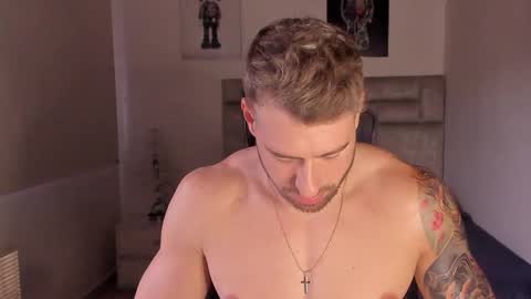 Snapshot of paul_roger chatting on 15, 10, 2025 PAUL ROGER online show from 15, 10, 2025