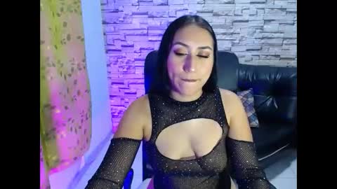 Snapshot of paula_ross_ chatting on 7, 5, 2026 paula ross online show from 7, 5, 2026