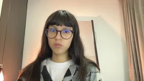Snapshot of paulainblue chatting on 12, 6, 2026 online show from 12, 6, 2026