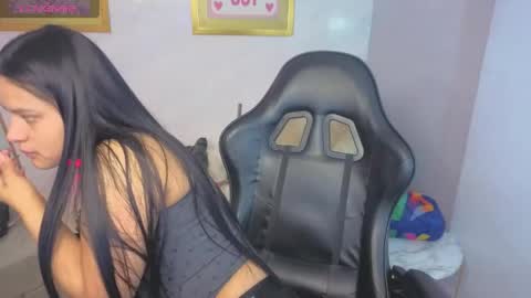 Snapshot of paulette_v chatting on 4, 5, 2026 Live 800am 200pm COLOMBIAN HOUR online show from 4, 5, 2026