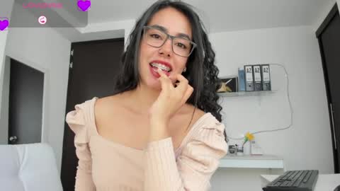 Snapshot of paulina_dossantos chatting on 3, 4, 2026 paulina online show from 3, 4, 2026
