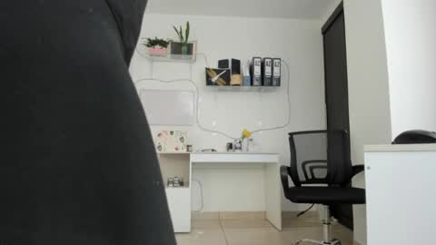 Snapshot of paulina_dossantos chatting on 28, 4, 2026 paulina online show from 28, 4, 2026