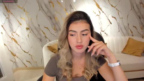 Paulina Santos  online show from 7, 3, 2025