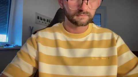 Snapshot of paulsimpsn chatting on 28, 5, 2026 love bush online show from 28, 5, 2026