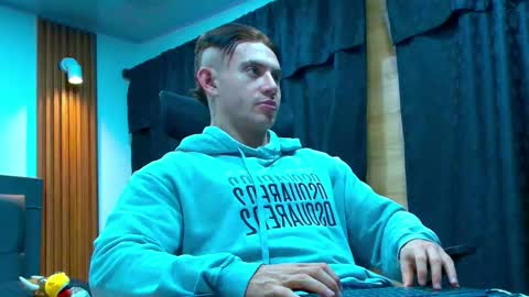 Snapshot of paulthompson_ chatting on 19, 4, 2026 Paul online show from 19, 4, 2026
