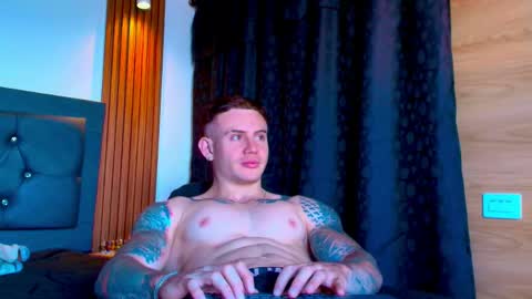 Snapshot of paulthompson_ chatting on 5, 5, 2026 Paul online show from 5, 5, 2026