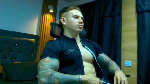 Snapshot of paulthompson_ chatting on 10, 5, 2026 Paul online show from 10, 5, 2026