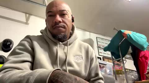 Snapshot of pcuddy3 chatting on 24, 4, 2026 Phenomenal online show from 24, 4, 2026