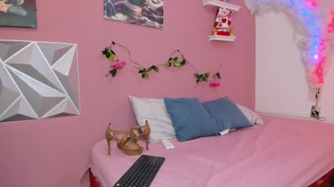 Snapshot of peach_babe_ chatting on 15, 7, 2026 Peach online show from 15, 7, 2026
