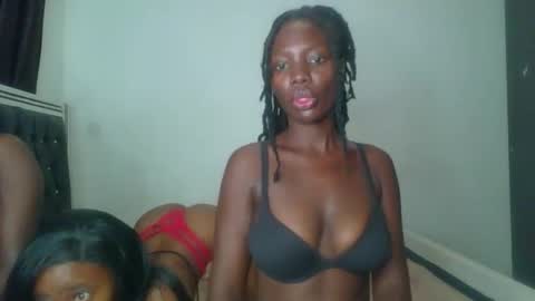 Snapshot of peach_ebonny chatting on 16, 4, 2026 peach_ebonny online show from 16, 4, 2026