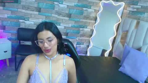 peachy_tay online show from 12, 1, 2026