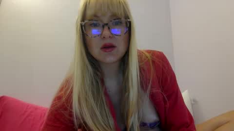 peachymegs online show from 8, 10, 2025