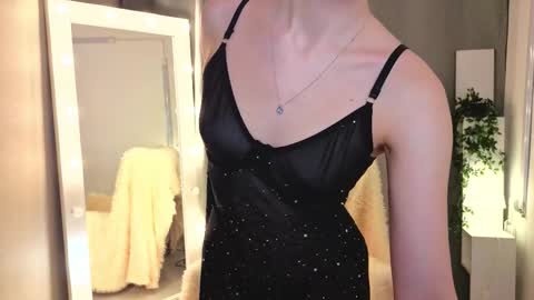 Snapshot of peachypoet chatting on 4, 2, 2026 Chloe online show from 4, 2, 2026