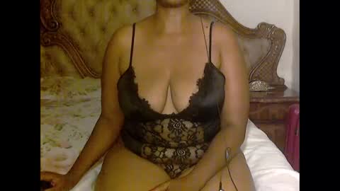 Snapshot of pearassmmm chatting on 7, 1, 2025 pearassmmm online show from 7, 1, 2025