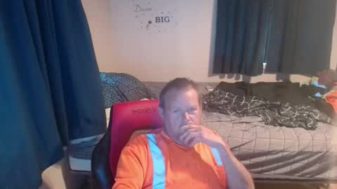 Snapshot of pecker40 chatting on 19, 4, 2026 pecker40 online show from 19, 4, 2026