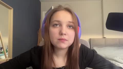 Snapshot of peepapa chatting on 15, 6, 2026 Luna Vale online show from 15, 6, 2026