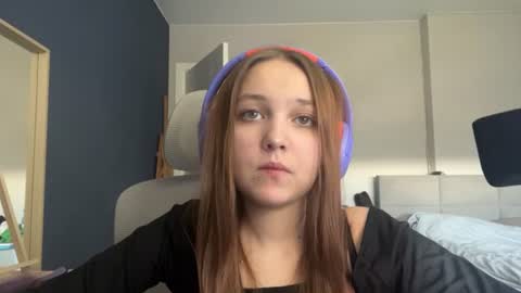 Snapshot of peepapa chatting on 18, 6, 2026 Luna Vale online show from 18, 6, 2026