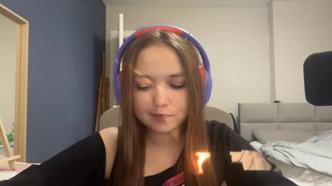 Snapshot of peepapa chatting on 22, 6, 2026 Luna Vale online show from 22, 6, 2026