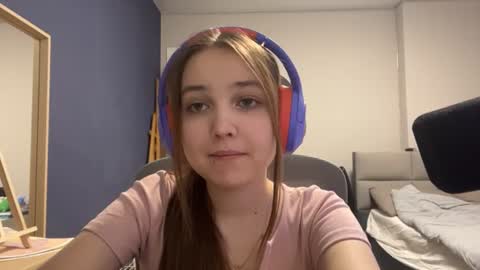 Snapshot of peepapa chatting on 1, 7, 2026 Luna Vale online show from 1, 7, 2026