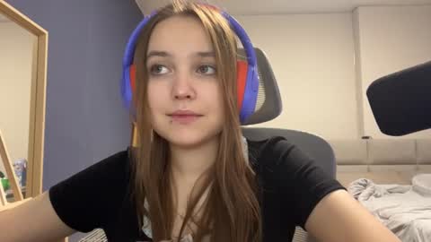 Snapshot of peepapa chatting on 5, 7, 2026 Luna Vale online show from 5, 7, 2026