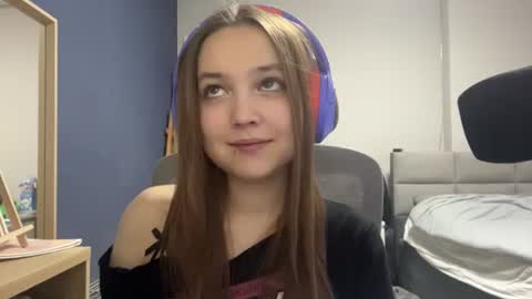 Snapshot of peepapa chatting on 10, 7, 2026 Luna Vale online show from 10, 7, 2026