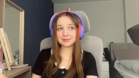 Snapshot of peepapa chatting on 19, 7, 2026 Luna Vale online show from 19, 7, 2026