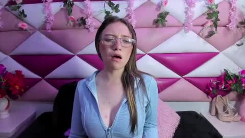 Snapshot of peerl4 chatting on 8, 4, 2026 peerl4 online show from 8, 4, 2026